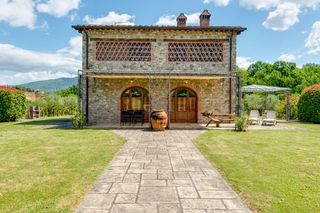 Vilino Lepre Tuscany OliversTravels 1