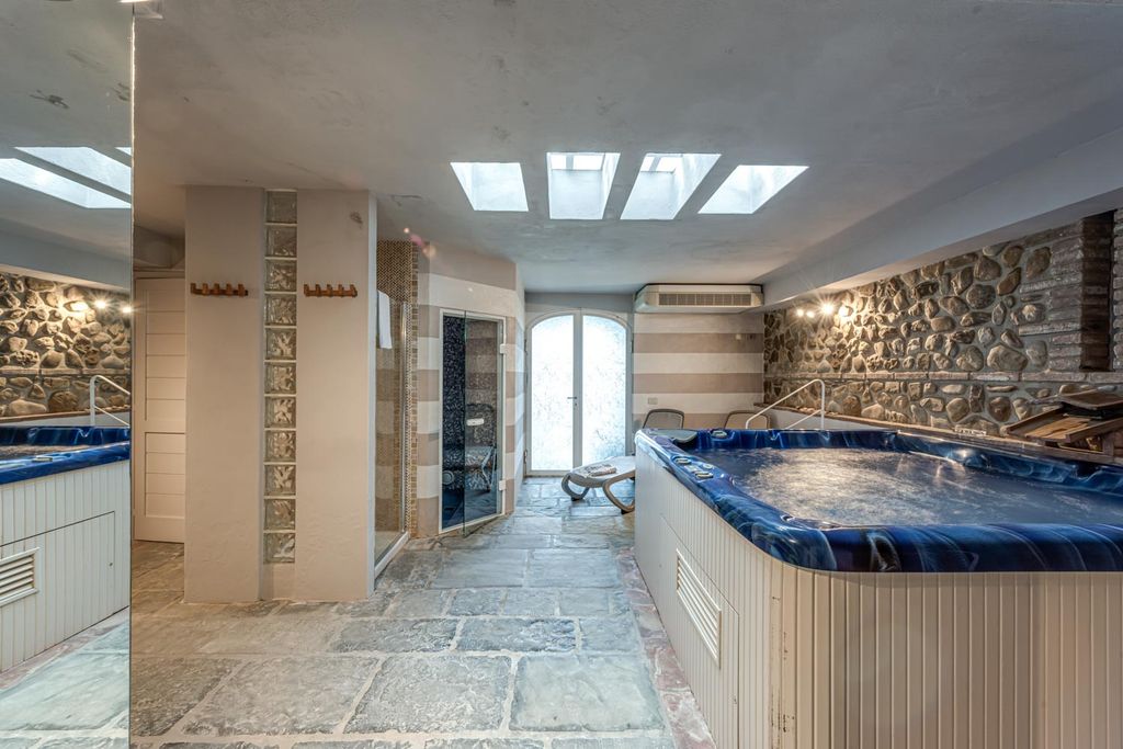 Vilino Lepre Tuscany OliversTravels 3