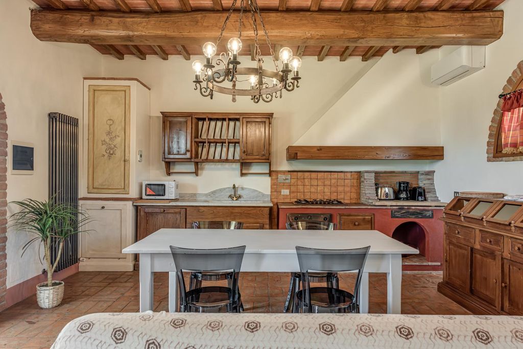 Vilino Lepre Tuscany OliversTravels 5