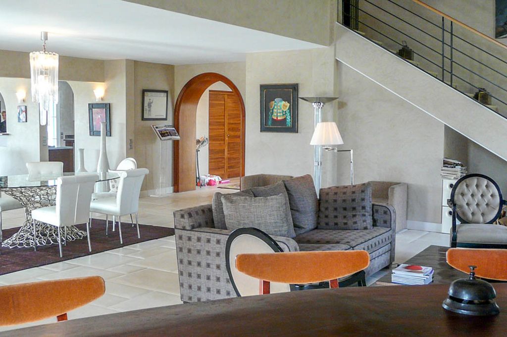 Villa La Vue Du Berger Biarritz France Olivers Travels 4