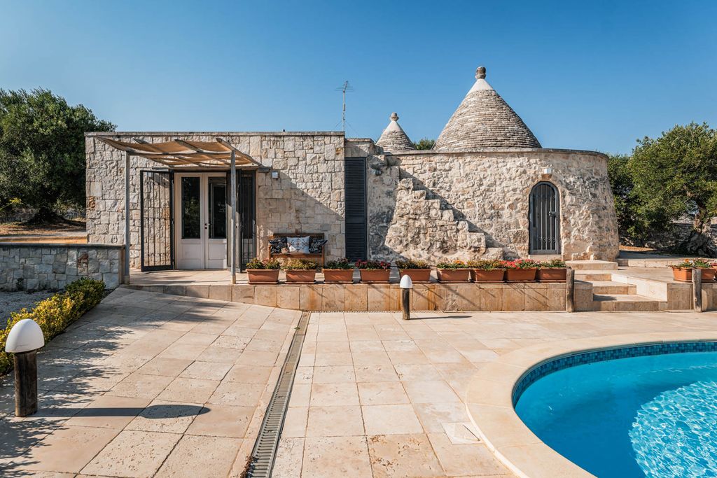 Trullo Massimiliano Puglia Italia OliversTravels 2
