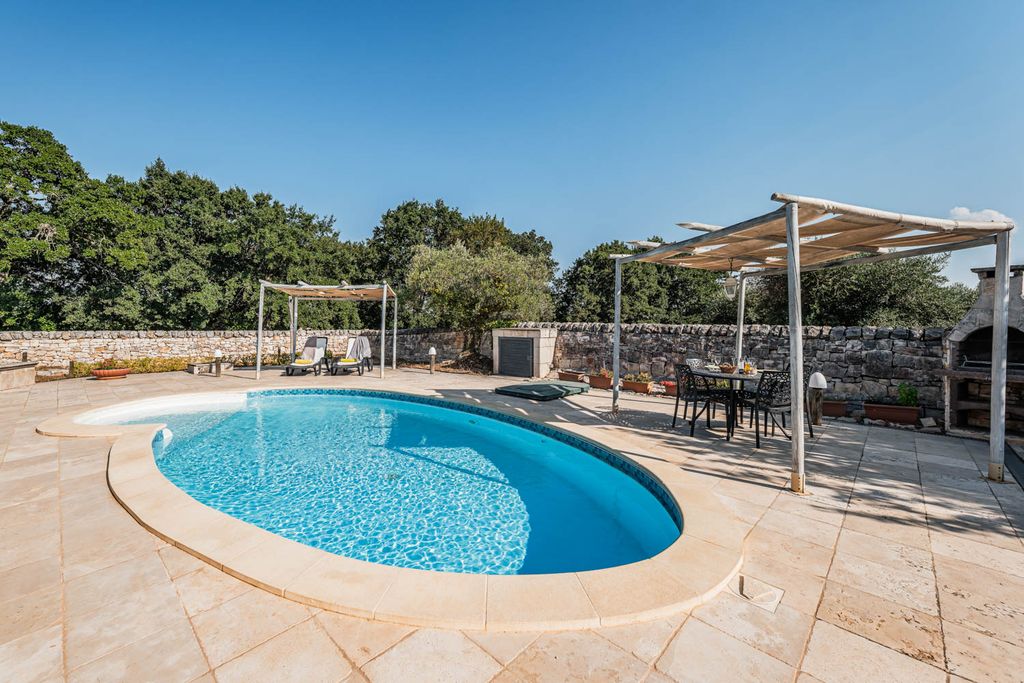 Trullo Massimiliano Puglia Italia OliversTravels 3
