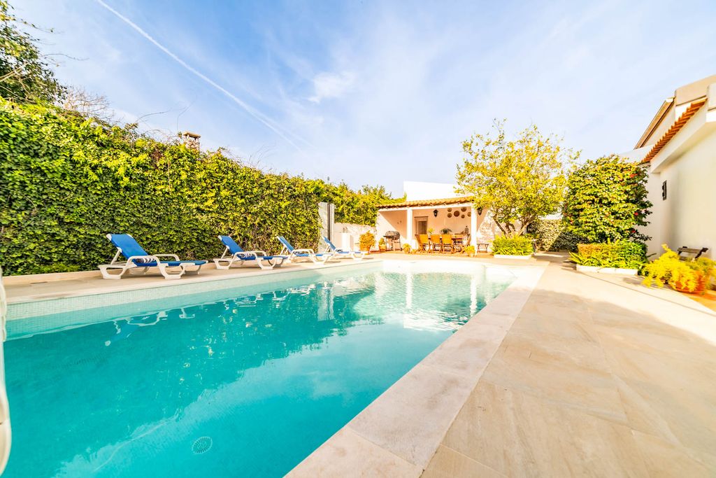 Villa Erasmo Lisbon Coast Portugal OliversTravels 2