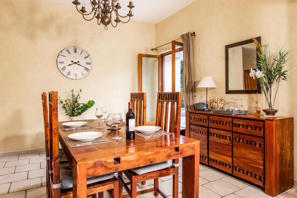 Cottage du Vin Midi Pyrenees Olivers Travels3