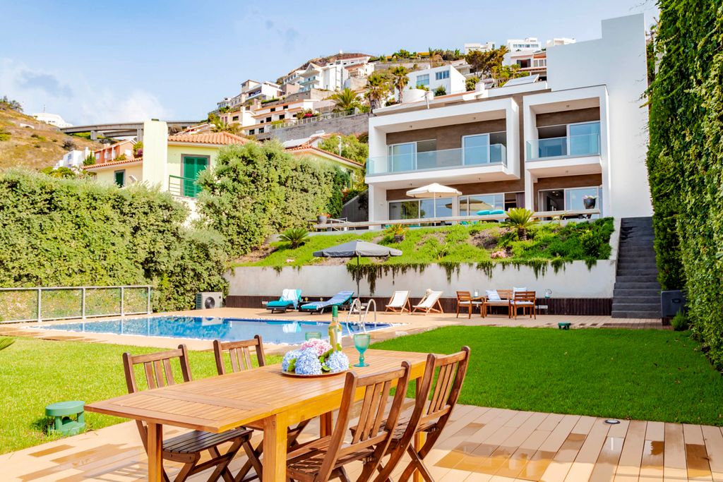 Villa Ocinac Funchal Olivers Travels  2  01