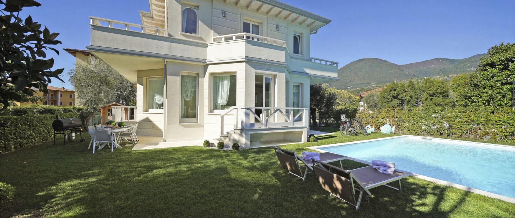 001 bianca neve northern italy olivers travels desktop center