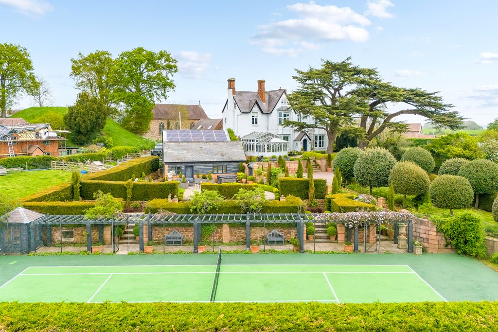 Cedar Lodge HeartOfEngland UK OliversTravels 2