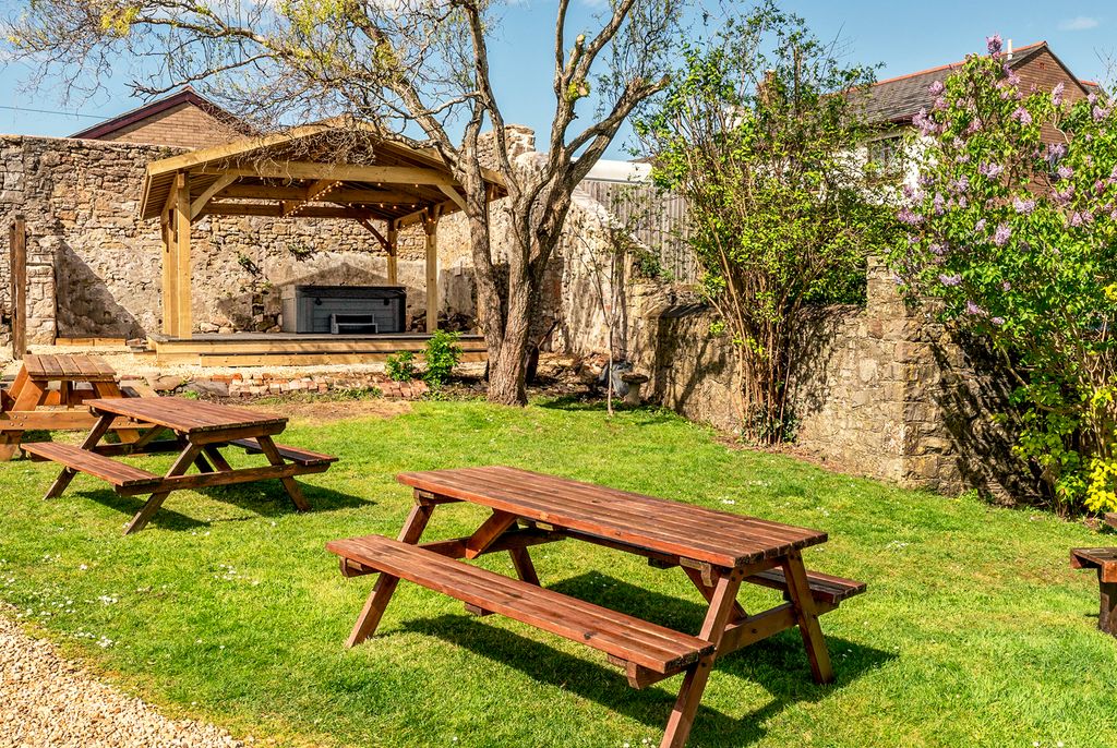 The Medieval Manor Wales Olivers Travls5