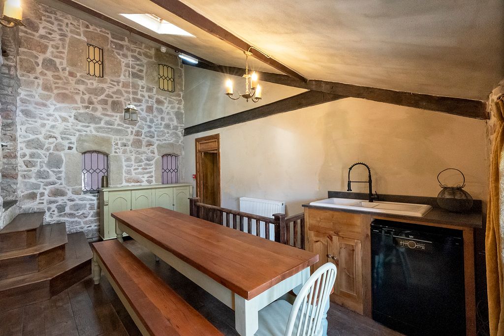 The Medieval Manor Wales Olivers Travls4