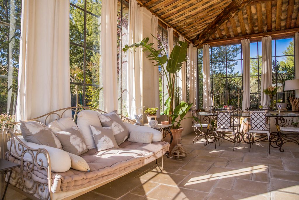 L Elegance Provence Olivers Travels 4