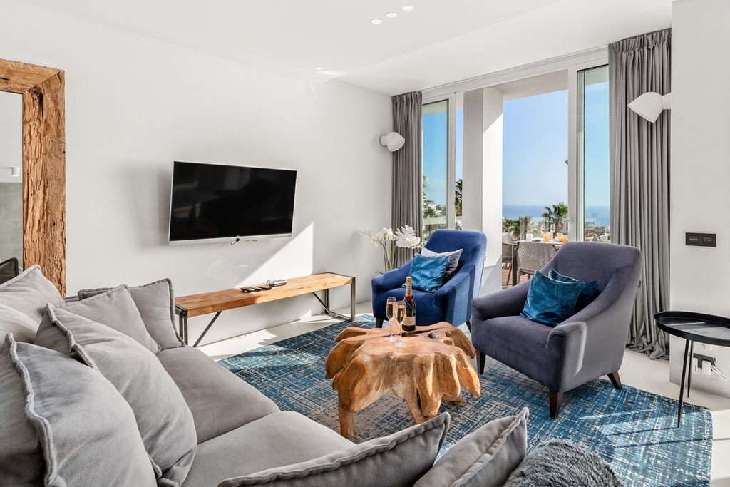 Villa Blue Cloud Tenerife Olivers Travels 004