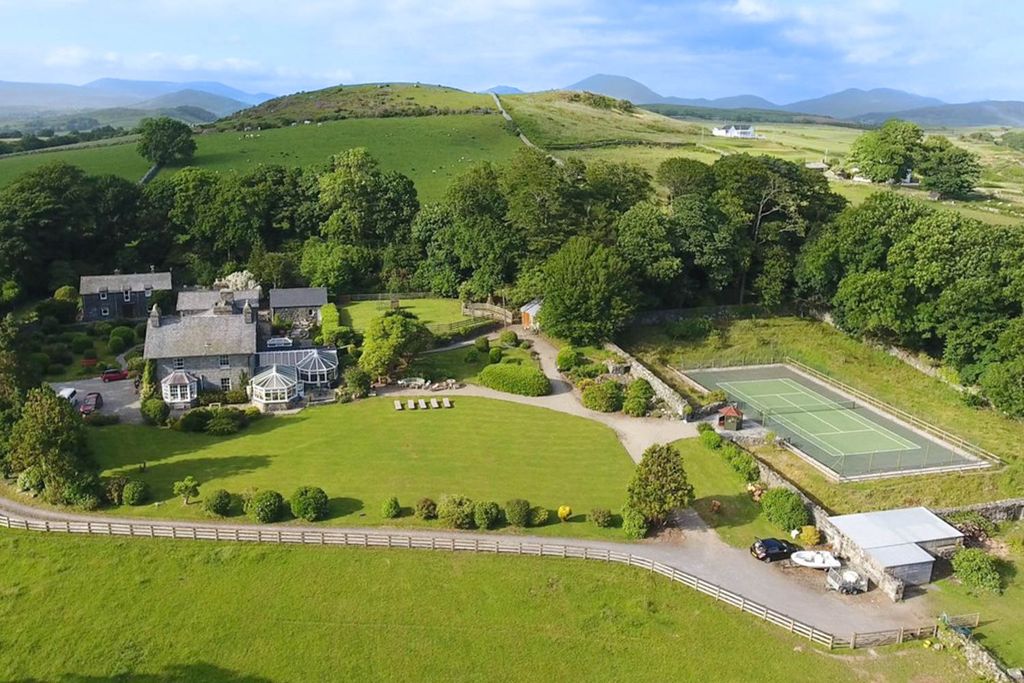 Gwynned House Wales UnitedKingdom Olivers Travel 2