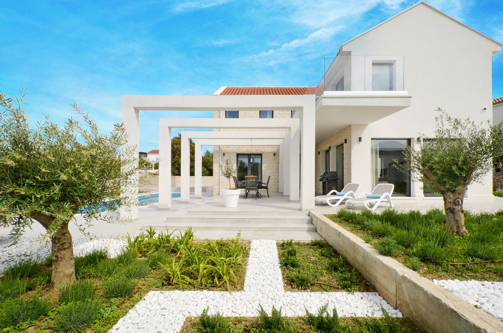 Villa Mornar Dalmatia Olivers Travels2