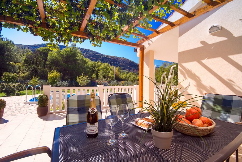 Villa Dosta Dalmatia Olivers Travels 2