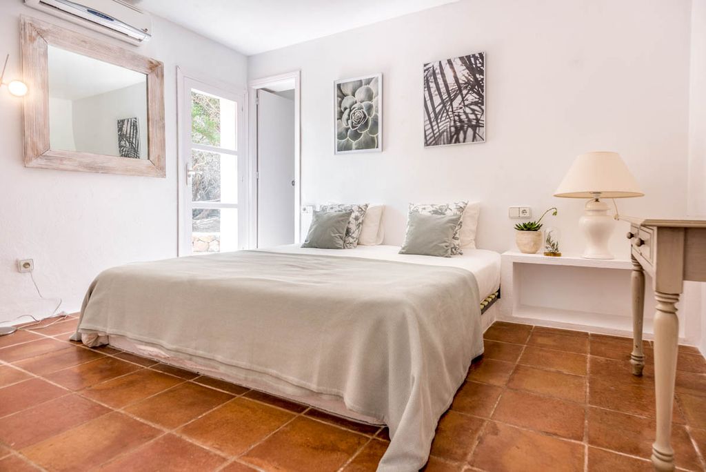 Villa Cardo Ibiza Olivers Travels 4
