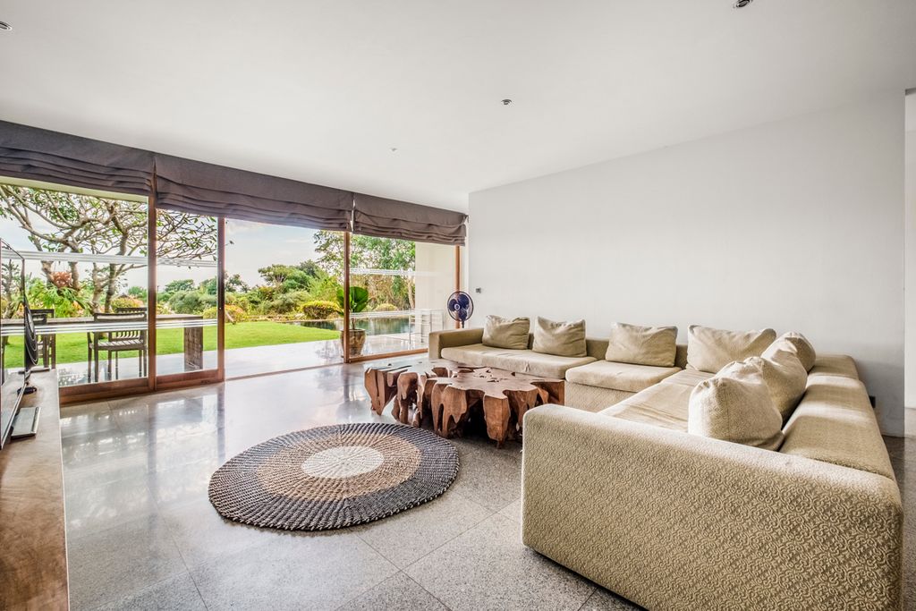 Villa Agung Uluwatu Olivers Travels3