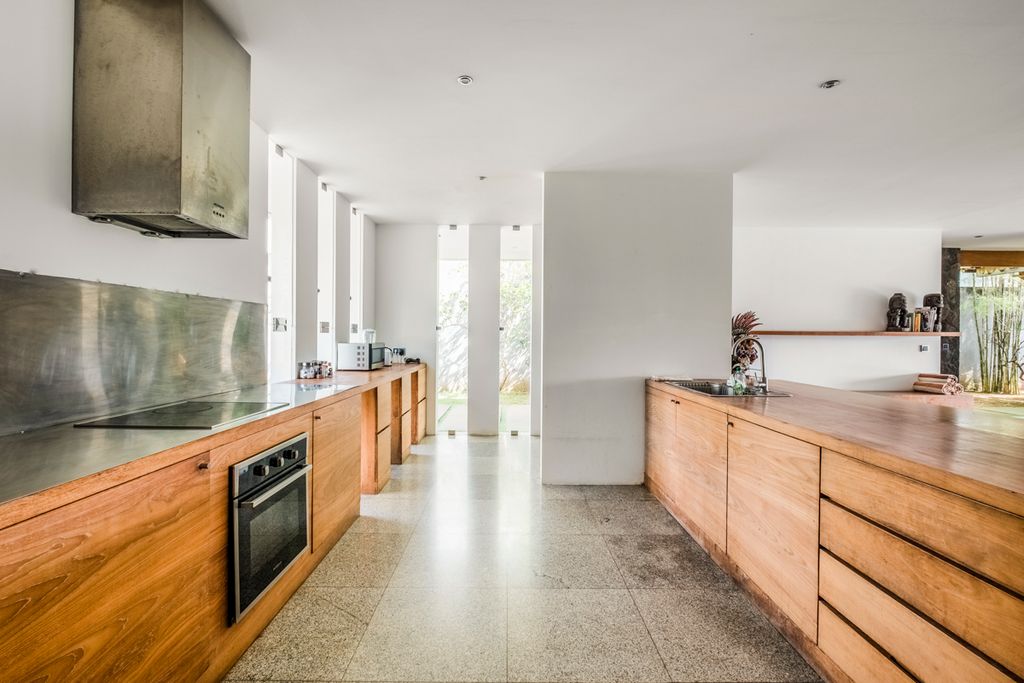 Villa Agung Uluwatu Olivers Travels5