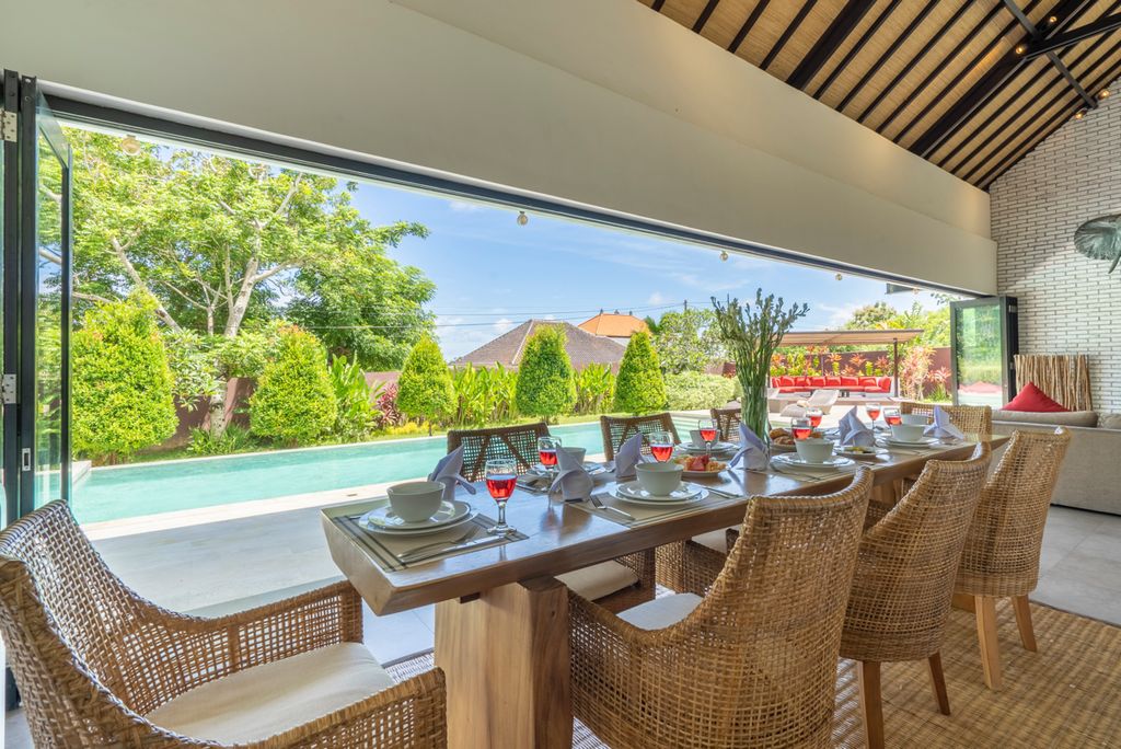 Villa Indah Uluwatu Olivers Travels3