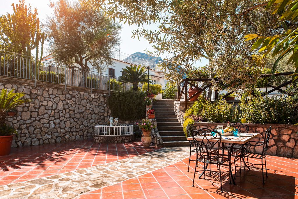 Villa del Cantone Sorrento Olivers Travels 5