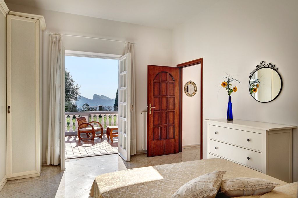 Villa del Cantone Sorrento Olivers Travels 4
