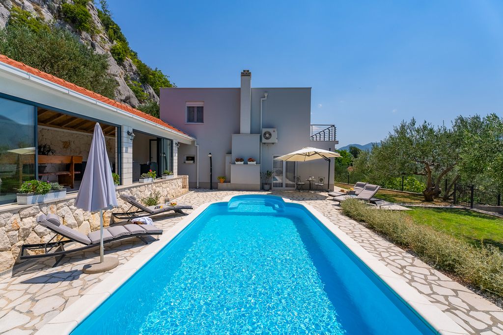 Villa Elic Croatia Dalmatia Coast OliversTravels 2