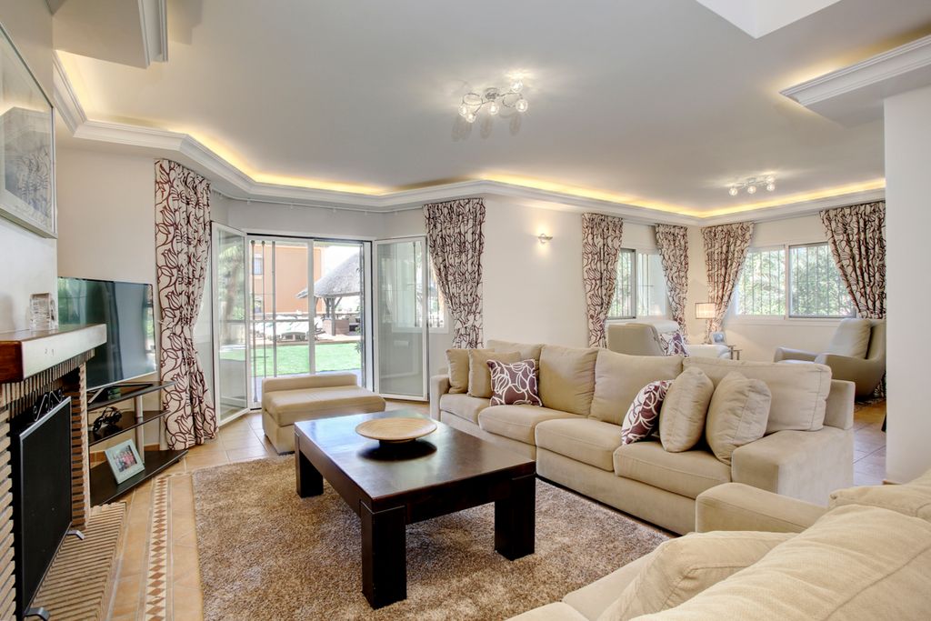 Villa Kalua Costa del Sol Olivers Travels 3