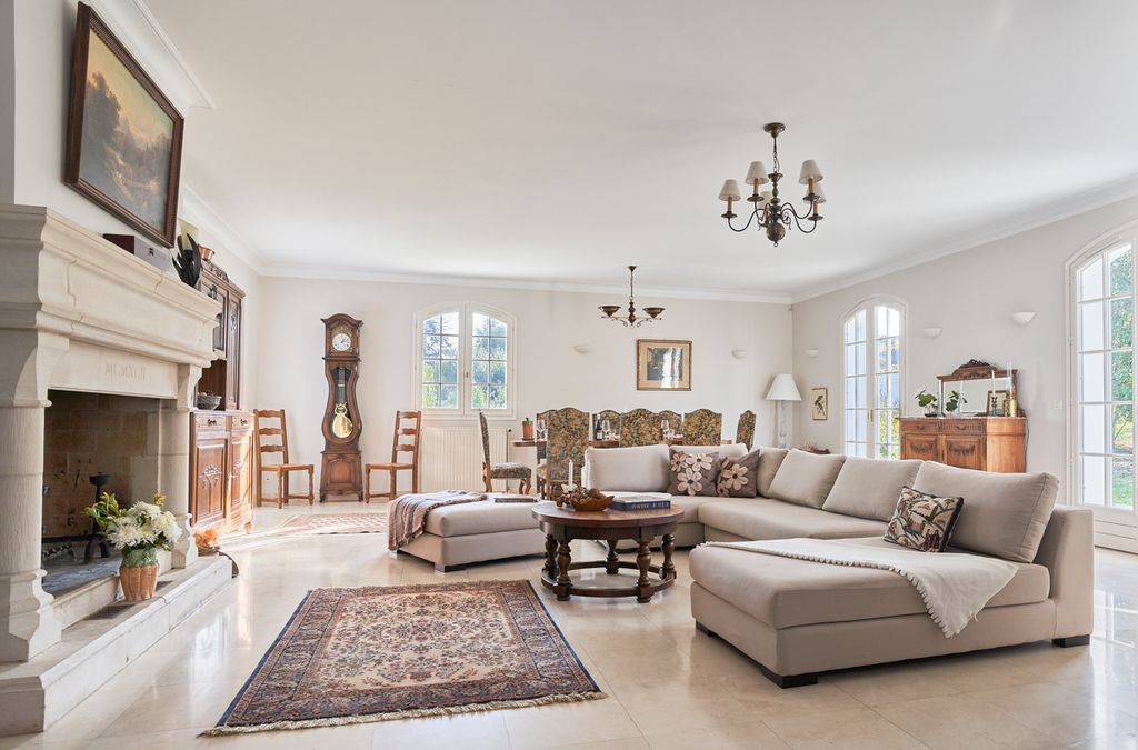 Maison du Marche Burgundy Olivers Travels3
