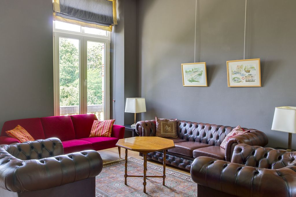 Chateau des Bijoux Burgundy Olivers Travels4