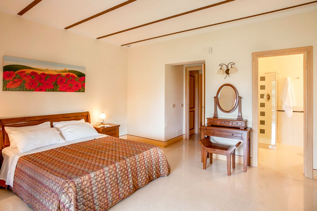 Bisenzio Farmhouse Umbria Olivers Travels4