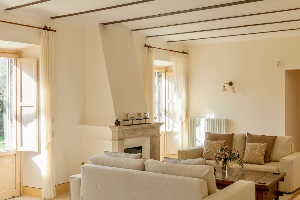 Bisenzio Farmhouse Umbria Olivers Travels2