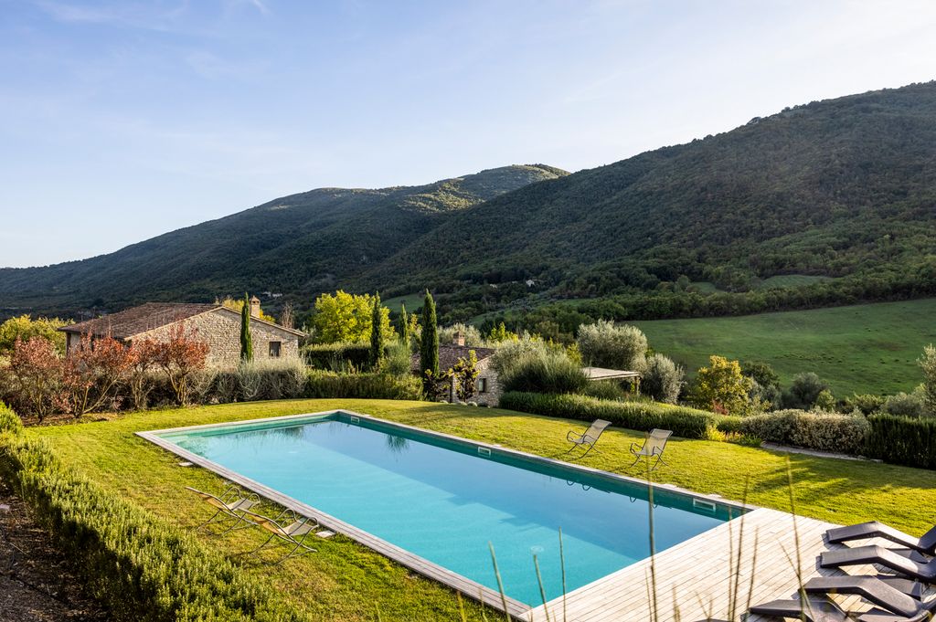 Villa Chimneys Umbria Olivers Travls 2