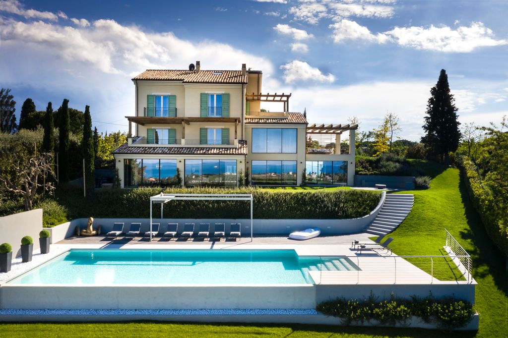 Villa Castelletto Marche Olivers Travels2