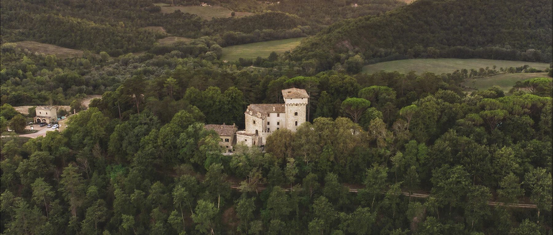 001 castello gubbio central italy olivers travels desktop center