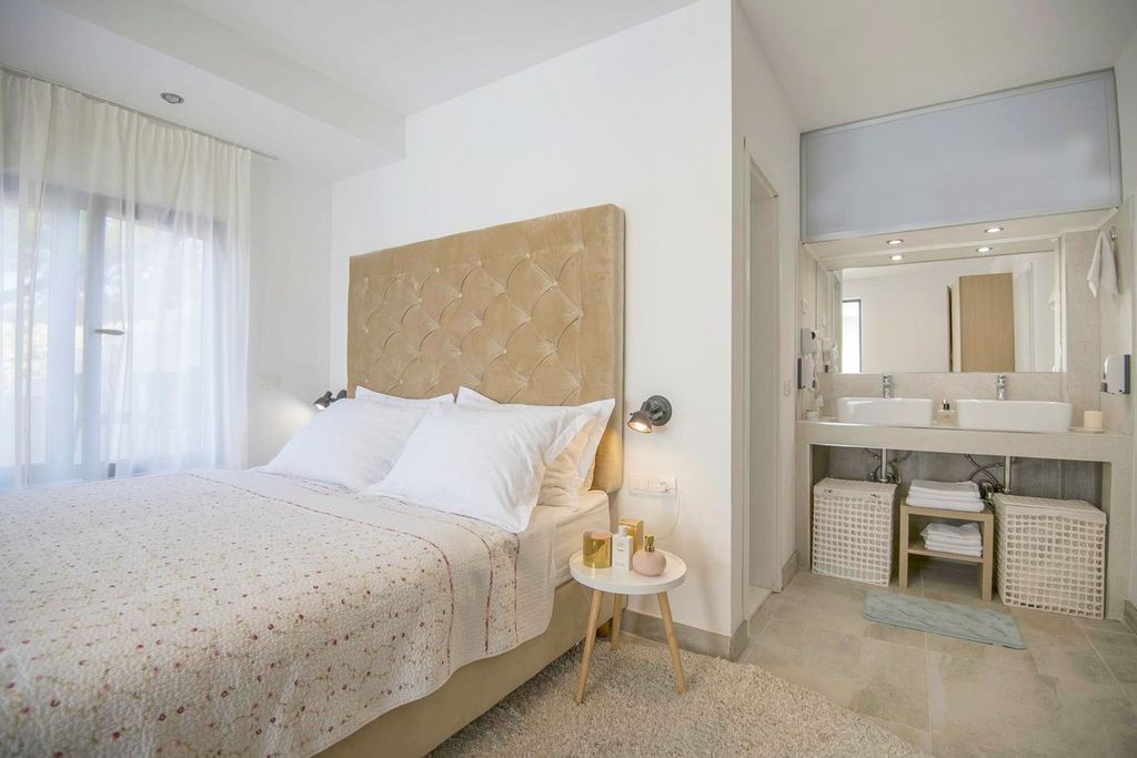 Villa Endless Blue Dalmatia Olivers Travels 4 01