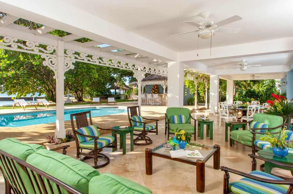 Alvita Jamaica Olivers Travels 3