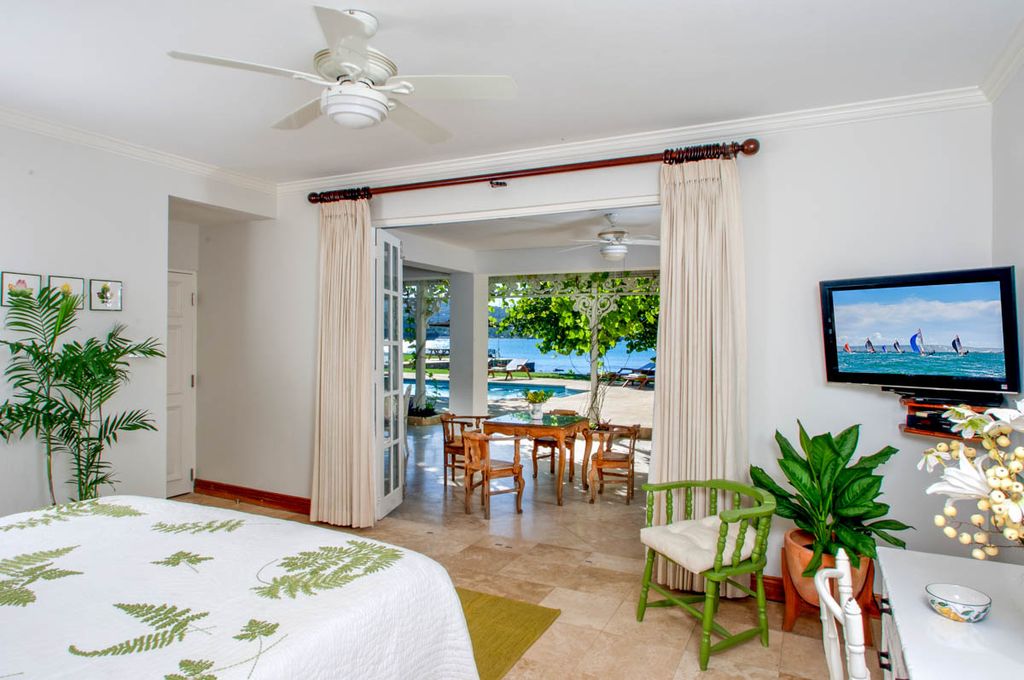 Alvita Jamaica Olivers Travels 5