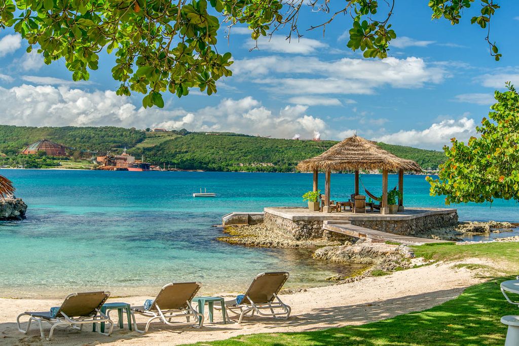 Raeni Lodge Jamaica Olivers Travels 12