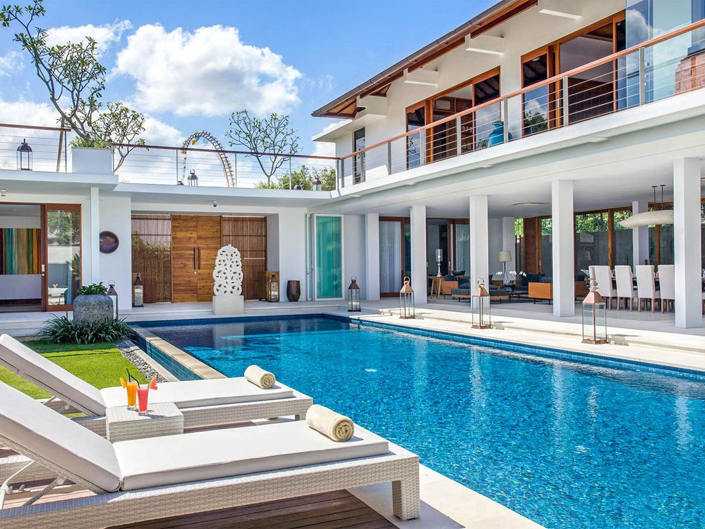 Villa Cendrawasih Seminyak Olivers Travels  1 