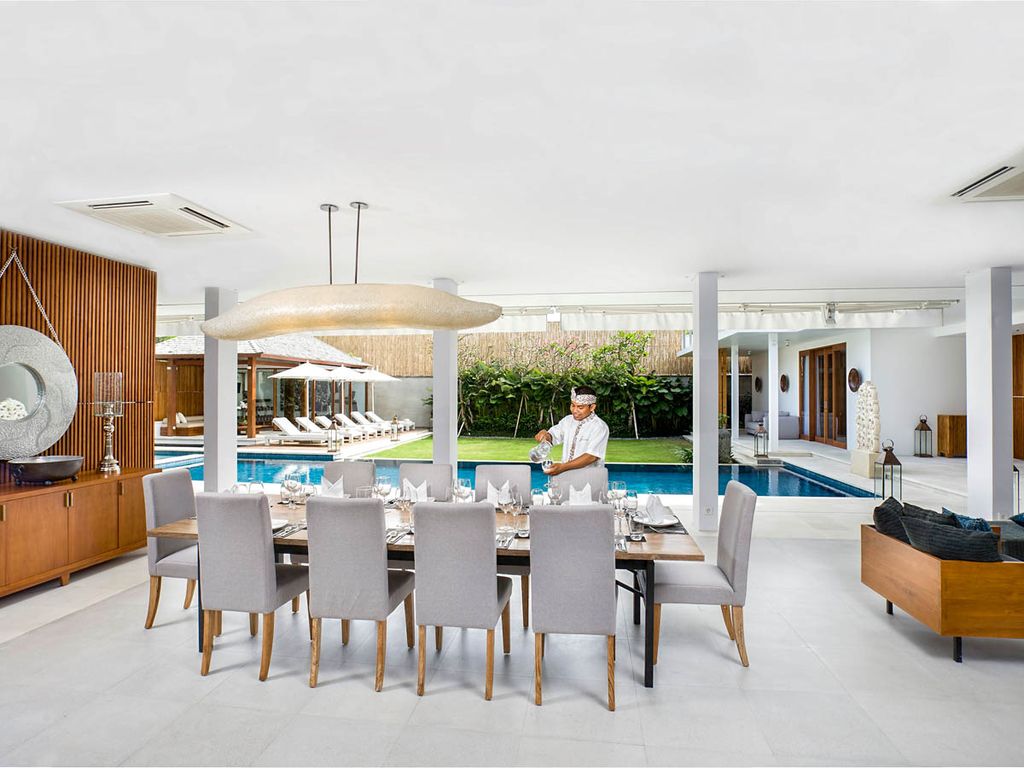 Villa Cendrawasih Seminyak Olivers Travels 2