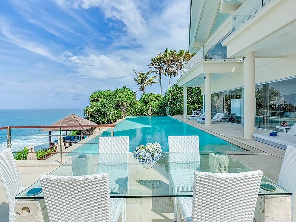 Grand Cliff Ungansan Uluwatu Olivers Travels 5