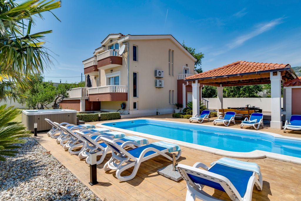 Villa Novi Dalmatia Olivers Travels1