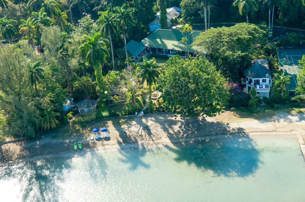 Villa Jamrock Jamaica Olivers Travels 1