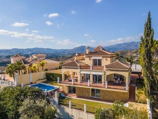 Villa Eneldo Costa Del Sol Olivers Travels1