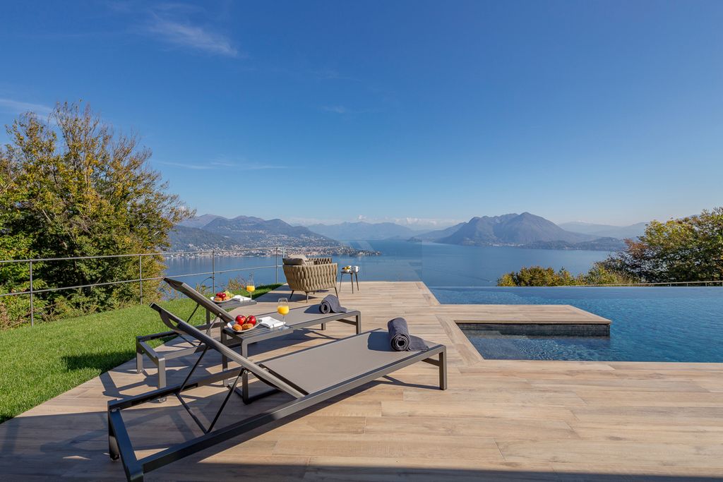 Mira Borromeo Italian Lakes Olivers Travels 2