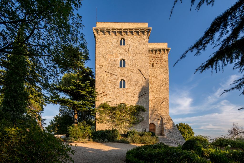 Atti Tower Umbria Olivers Travels 1