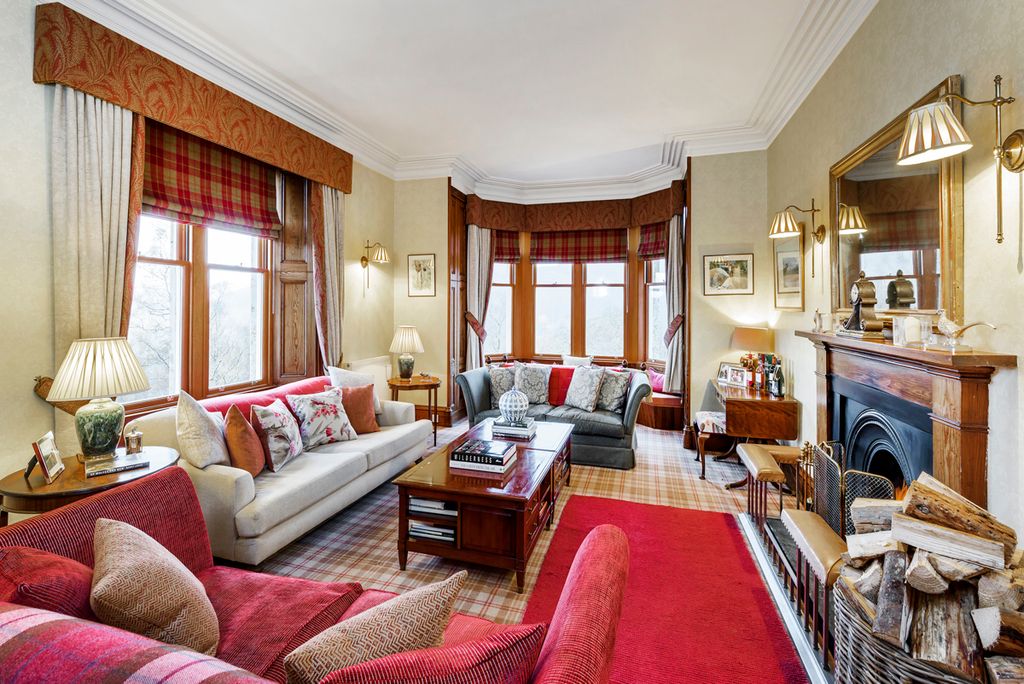 Caledonian Lodge Scotland Olivers Travels 3