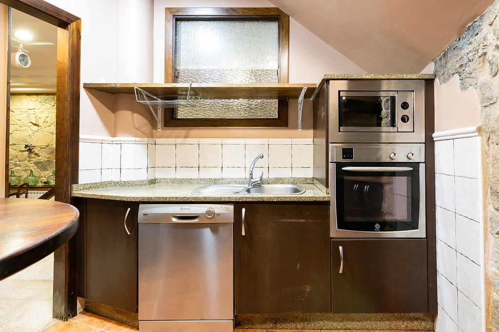 Villa Petroglyph Galicia Olivers Travels 05