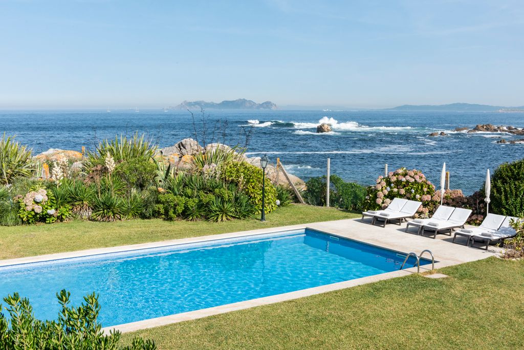 Villa Bajo Mino Galicia Olivers Travels2