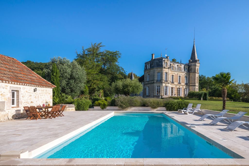 Chateau Romance Aquitaine Olivers Travels 1