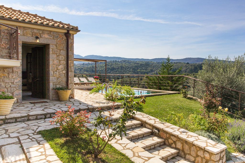 Villa Daffy Lefkas OliversTravels 1 2